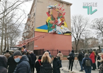 “Потеряла лицо”: в  Николаеве со скандалом закрасили мурал, на котором увидели Ольгу Шарий (ФОТО, ВИДЕО)