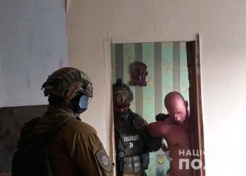 В Николаеве спецназ штурмовал квартиру – за дверью был неадекват с боевой гранатой (ФОТО ВИДЕО)