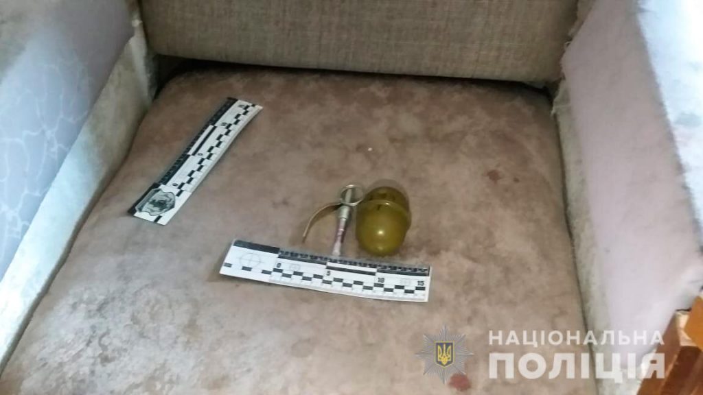 В Николаеве спецназ штурмовал квартиру - за дверью был неадекват с боевой гранатой (ФОТО ВИДЕО) 5