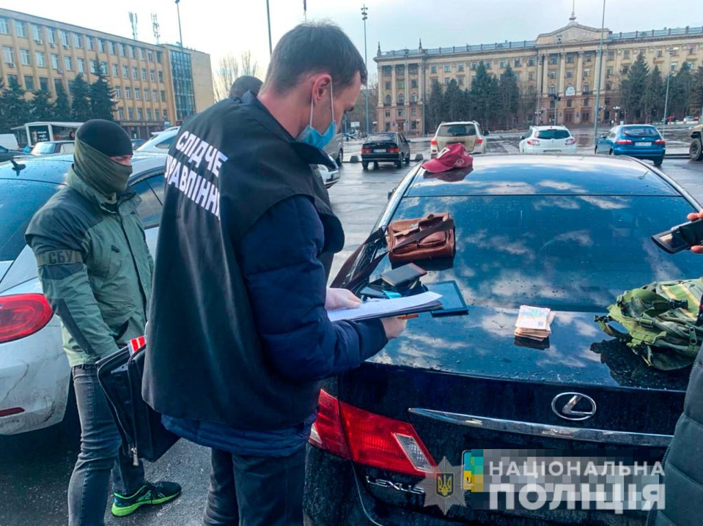 В Николаеве задержан горожанин при попытке продать реальный диплом вуза, но без учебы (ФОТО, ВИДЕО) 5