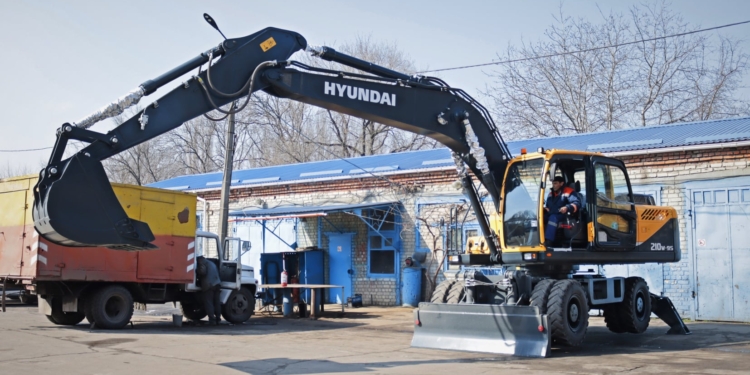 Николаевводоканал купил новый экскаватор