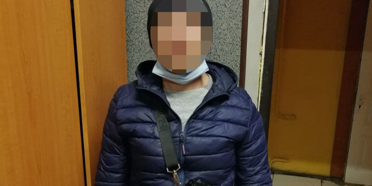 В Николаеве патрульные задержали мужчину, который ворвался в квартиру к 88-летней женщине и украл ноутбук (ФОТО)