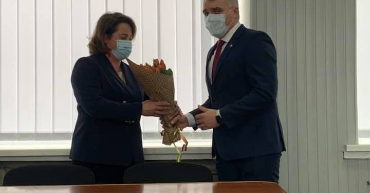 Сенкевич представил Анну Ременникову коллективу администрации Ингульского района Николаева (ФОТО)