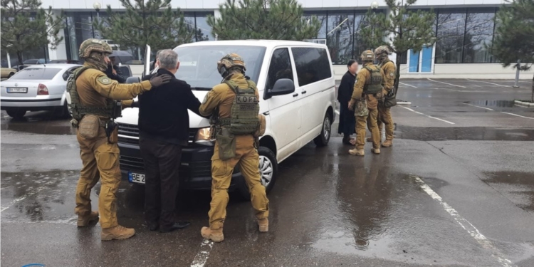 В Николаеве задержана ОПГ, которая занималась сбытом наркотиков и пыталась подкупить чиновника полиции взяткой в 15 тыс.грн. (ФОТО, ВИДЕО)