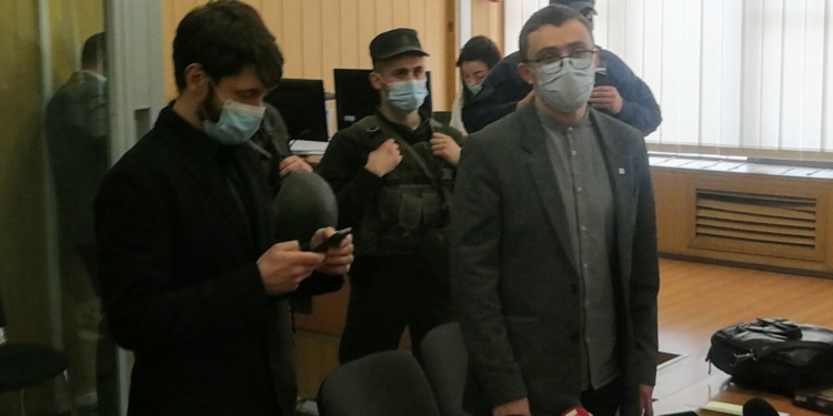 Стерненко и Демчука отпустили под домашний арест