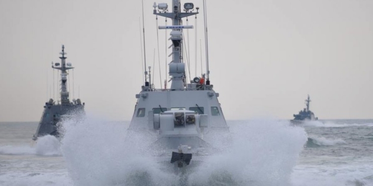 У Керченского пролива катера ФСБ провоцировали катера украинских ВМС