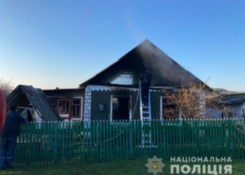 В Вознесенском районе ночью подожгли жилой дом – полиция задержала подозреваемого (ФОТО)