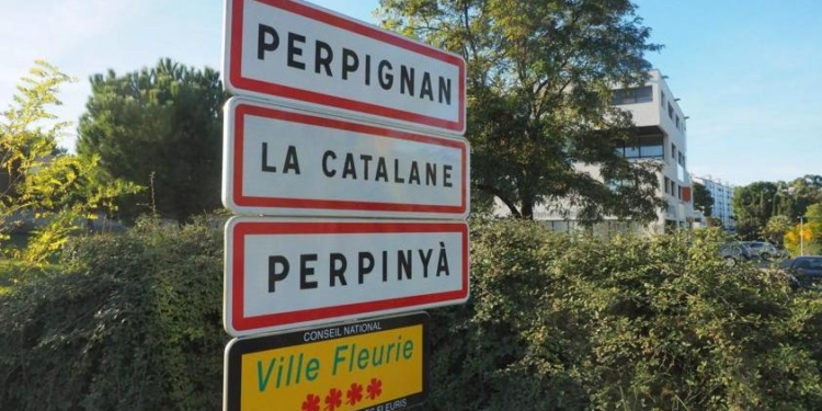 Во Франции приняли закон о региональных языках