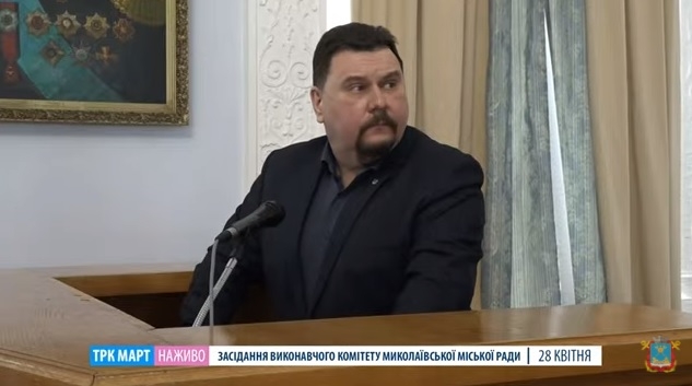 Необходимо внести изменения в Положение о конкурсе по городку «Сказка» и договор – помощник депутата В.Чайки Олег Самсонов