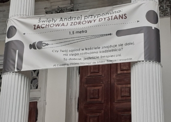 Как в храме вычислить должную социальную дистанцию? В польском костеле нашли убедительный способ (ФОТО)