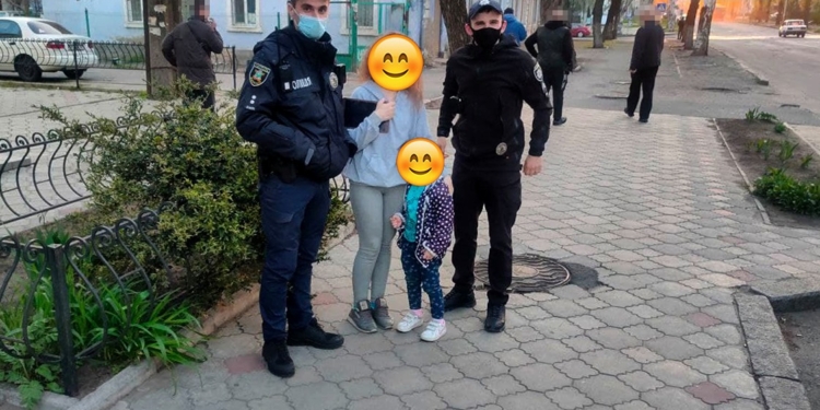В Николаеве патрульные благодаря неравнодушным гражданам быстро нашли пропавшего ребенка (ФОТО)