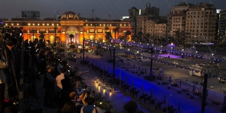 В Египте прошел грандиозный «парад фараонов» (ВИДЕО)