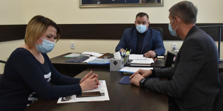 Замгубернатора Николаевщины обещает найти средства на реставрацию Кургана Славы в Новой Одессе и мемориального комплекса в Ковалевке