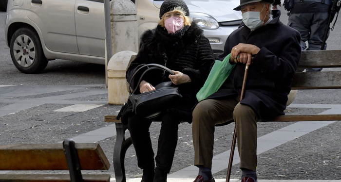 В Италии арестовали мэра одного из муниципалитетов – он влиял на тендера за «откат» и присвоил 2 тыс. защитных масок