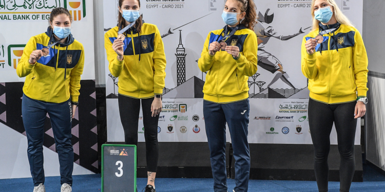 Николаевская рапиристка Алина Полозюк вернется из Каира с исторической наградой – командной «бронзой» юниорского чемпионата мира (ФОТО)