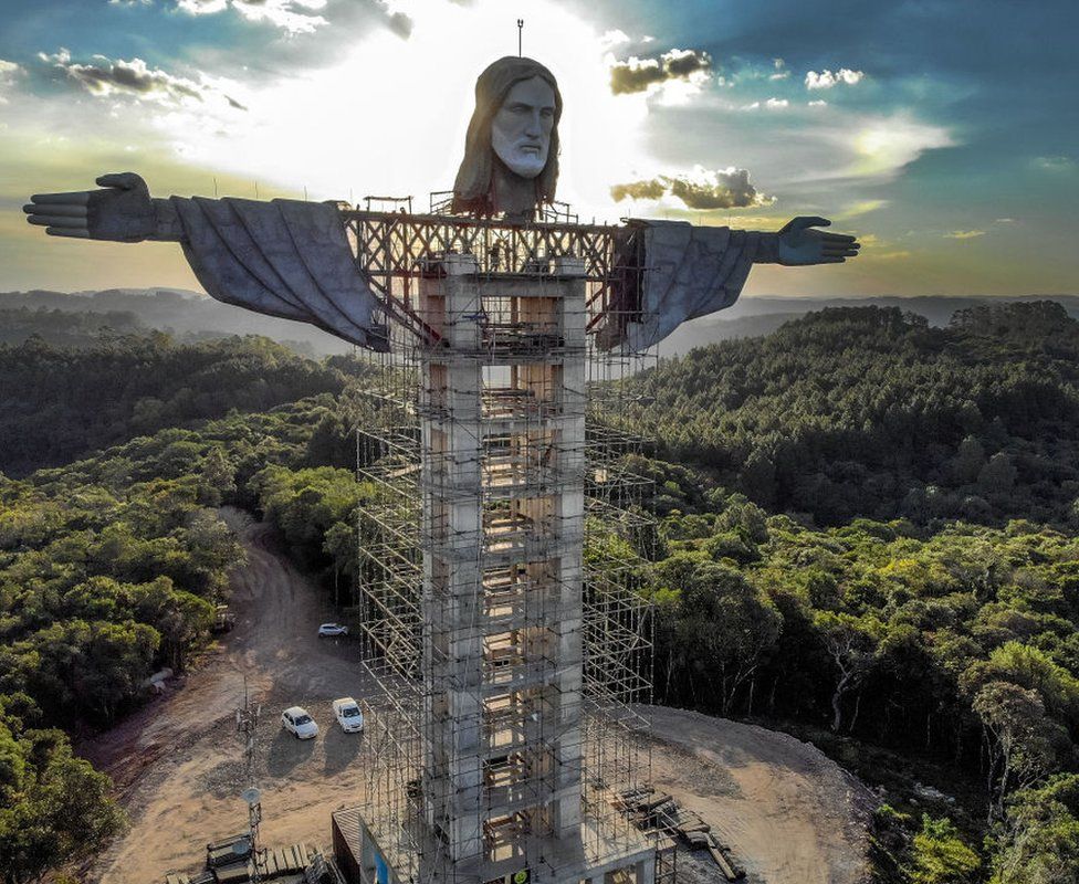 Будет третьей в мире по величине. В Бразилии возводят статую Христа высотой 43 метра (ФОТО, ВИДЕО) 1