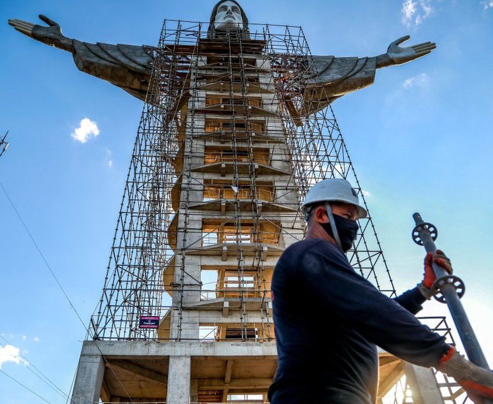 Будет третьей в мире по величине. В Бразилии возводят статую Христа высотой 43 метра (ФОТО, ВИДЕО) 3