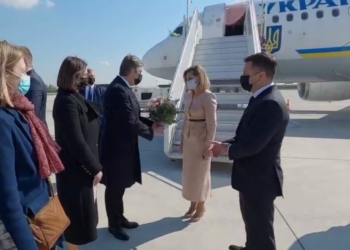 Зеленский уже в Париже, встречается с Макроном тет-а-тет (ВИДЕО)