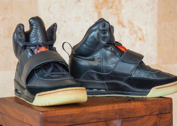 Кроссовки Канье Уэста ушли с молотка за рекордные $1,8 миллиона