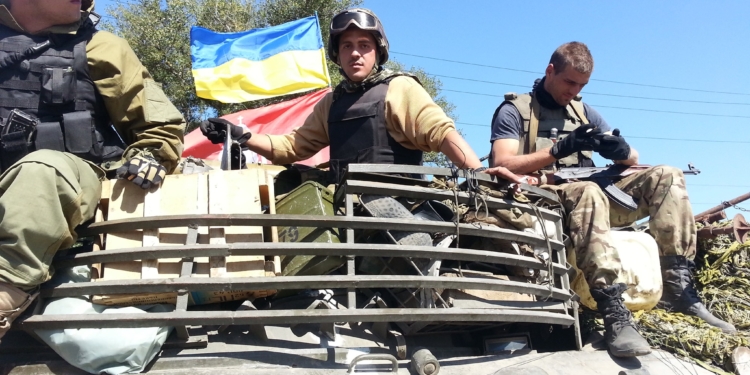 Родина в опасности. Аваков призвал добробатов быть готовыми к ее защите