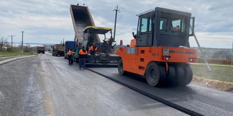 Ремонт старой Очаковской дороги. Обещают велодорожку от Парутино (ФОТО)