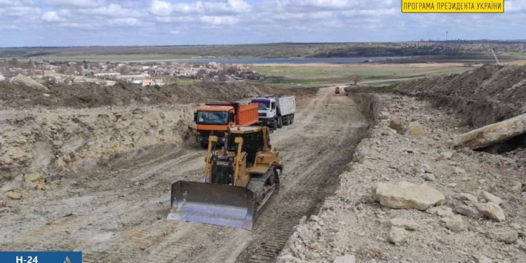 На Николаевщине под Новой Одессой строится новый Троицкий мост (ФОТО)