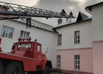 На Прикарпатье загорелась COVID-больница: эвакуировали 37 человек