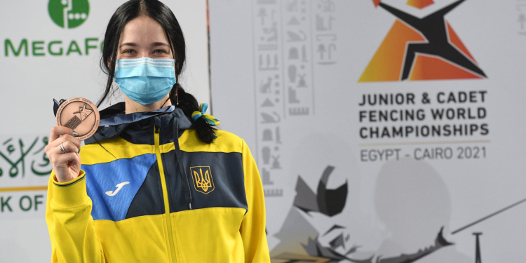 Из-за травмы фехтовала практически на одной ноге: Валерия Проченко из Николаева добыла «бронзу» юниорского чемпионата мира (ФОТО)