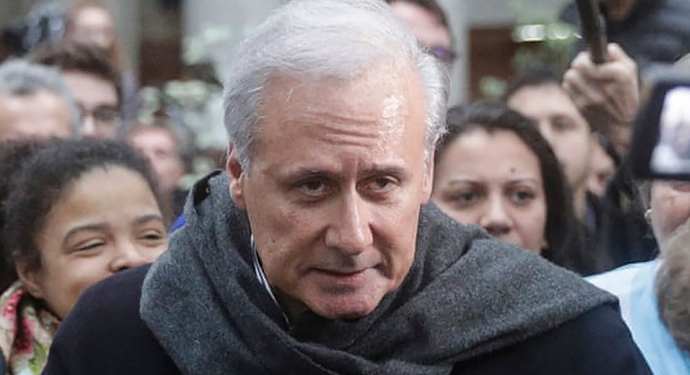 Во Франции осужденный за изнасилование мэр отказался уходить в отставку – руководит городом из тюрьмы