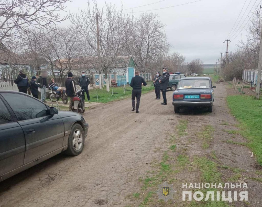 На Николаевщине мужчина угрожал взорвать гранату в жилом доме. Его задержали (ФОТО) 5