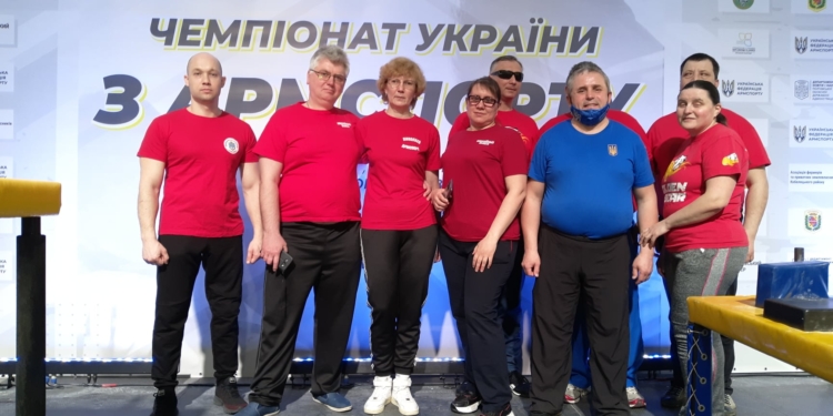 Николаевцы завоевали 12 наград чемпионата Украины по армспорту среди спортсменов с поражением опорно-двигательного аппарата и нарушениями зрения (ФОТО)