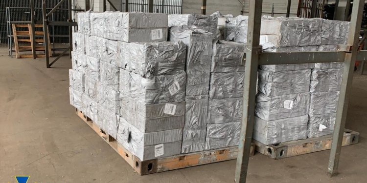 В Одесском аэропорту СБУ «накрыла» контрабанду сигарет на 3 млн.грн. (ФОТО)