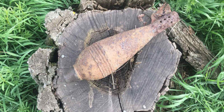 У Пересадовки откопали старую минометную мину (ФОТО)