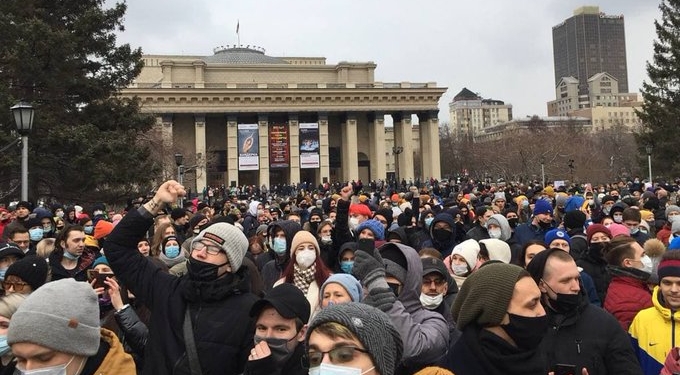 В РФ прошли акции солидарности с Навальным – и задержания протестующих (ФОТО, ВИДЕО)