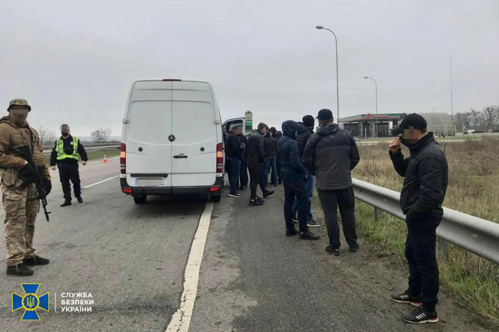 СБУ задержала автобус с титушками на Харьковщине - хотели создать "картинку" для росСМИ и дестабилизировать ситуацию (ФОТО) 5
