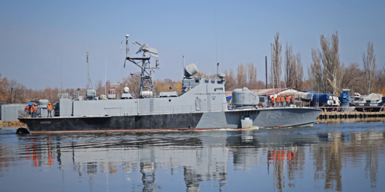 На Николаевский судостроительный завод на ремонт зашли «Прилуки» и «Геническ» (ФОТО)