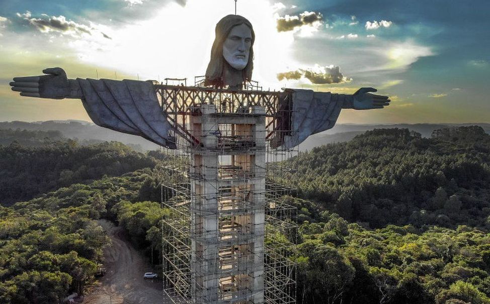 Будет третьей в мире по величине. В Бразилии возводят статую Христа высотой 43 метра (ФОТО, ВИДЕО) 7