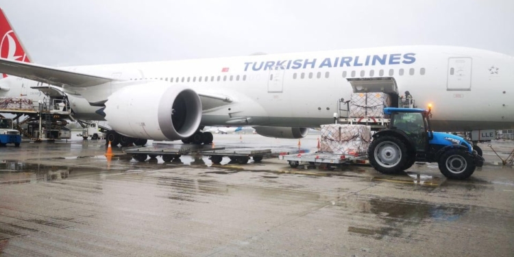 В Украину прибыла партия корейской AstraZeneca-SKBio по программе COVAX. Ею будут прививать граждан 65+