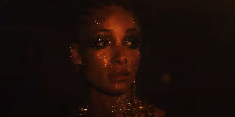 Блеск! В Киеве сняли ролик для Swarovski – использовали 150 кг кристаллов (ВИДЕО)