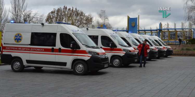В Николаеве вручили 6 “скорых” службе экстренной медицинской помощи облсовета (ФОТО и ВИДЕО)
