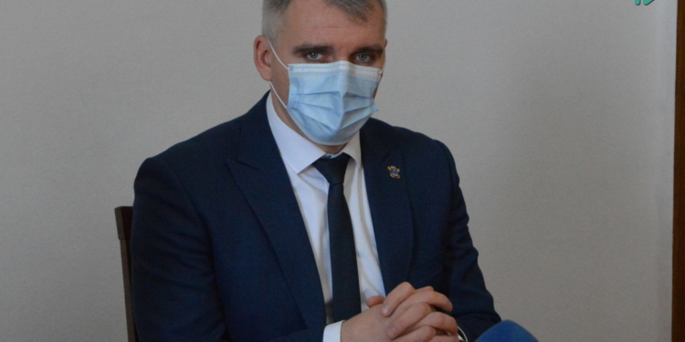 «Заплатите налоги, а мы потом вам их вернем»: Сенкевич предложил владельцам рынков “инновационную” программу помощи (ФОТО и ВИДЕО)