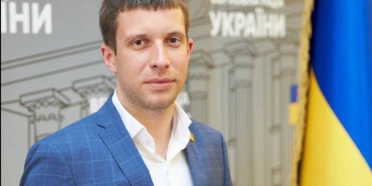 Нардеп-“слуга” подрался в Черкассах – был против закрытия ресторана, требовал продолжения банкета