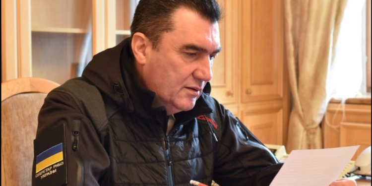 Глава СНБО снова рассказал, почему он против слова Донбасс