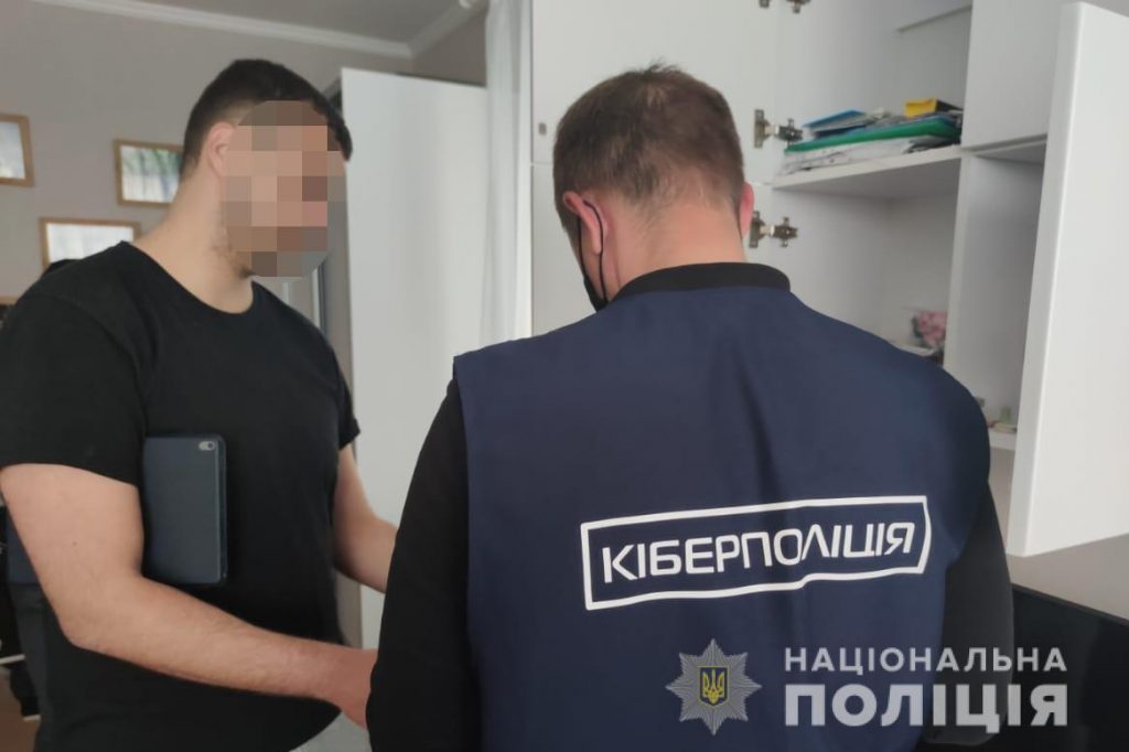 В Николаеве задержали создателя онлайн-обменника - работал с запрещенными "кошельками", брал 30% (ФОТО) 3