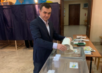 “Пожизненно публичный”  Мериков заявил о намерении баллотироваться в парламент