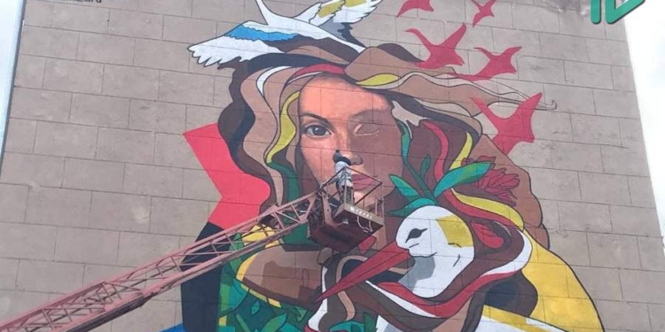 В Николаеве скандальный мурал с “Покахонтас” получил новое лицо (ФОТО)
