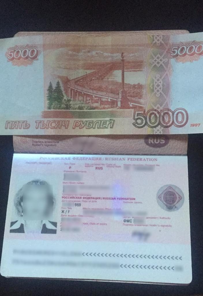 Гражданин Индии предлагал $2 тыс. за въезд в Украину, украинка - 100 евро за выезд с ребенком. А сколько "стоит" въехать без теста? 3