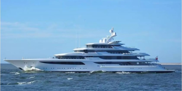 Суд арестовал яхту Медведчука, но СМИ говорят – не ту (ФОТО)