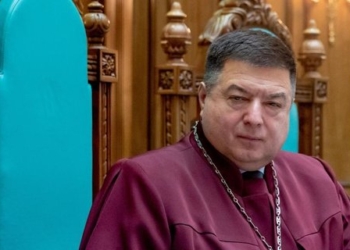 Тупицкого не пустили, судьи не пришли. Заседание КСУ не состоялось