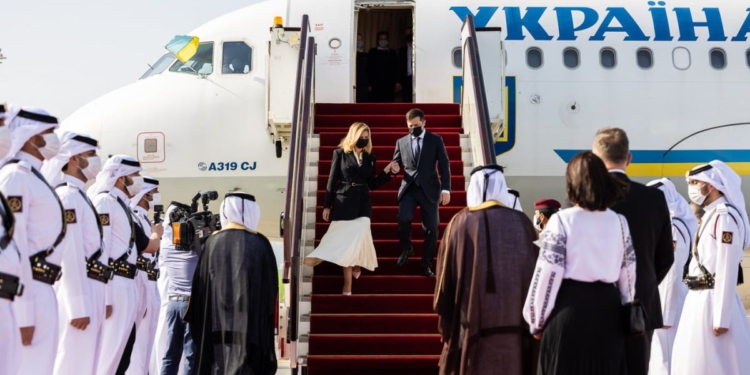 Зеленский с женой прибыли с визитом в Катар, будут подписывать концессионный договор по николаевской “Ольвии”
